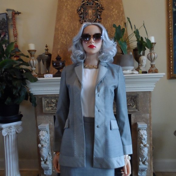 Moschino ChipandChic Ligth Gray Skirt Suit w/Trapunto Stiching Detasil Size US 6 - Picture 5 of 16